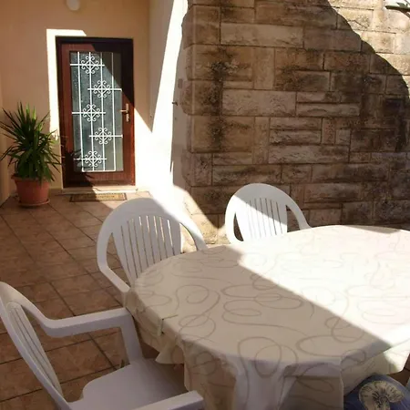 2 Bedrooms With Wifi At 2 Km Away From The Krnica