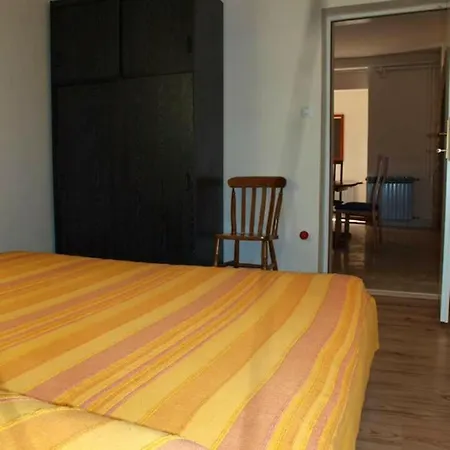 2 Bedrooms With Wifi At 2 Km Away From The Apartment Krnica
