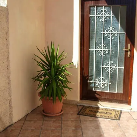 2 Bedrooms With Wifi At 2 Km Away From The Apartment