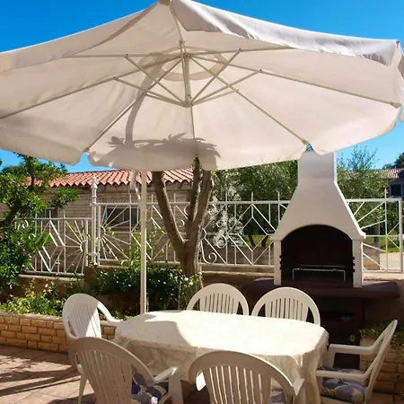 2 Bedrooms With Wifi At 2 Km Away From The *