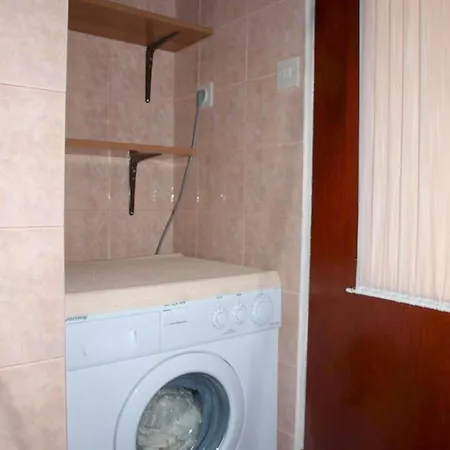 2 Bedrooms With Wifi At 2 Km Away From The